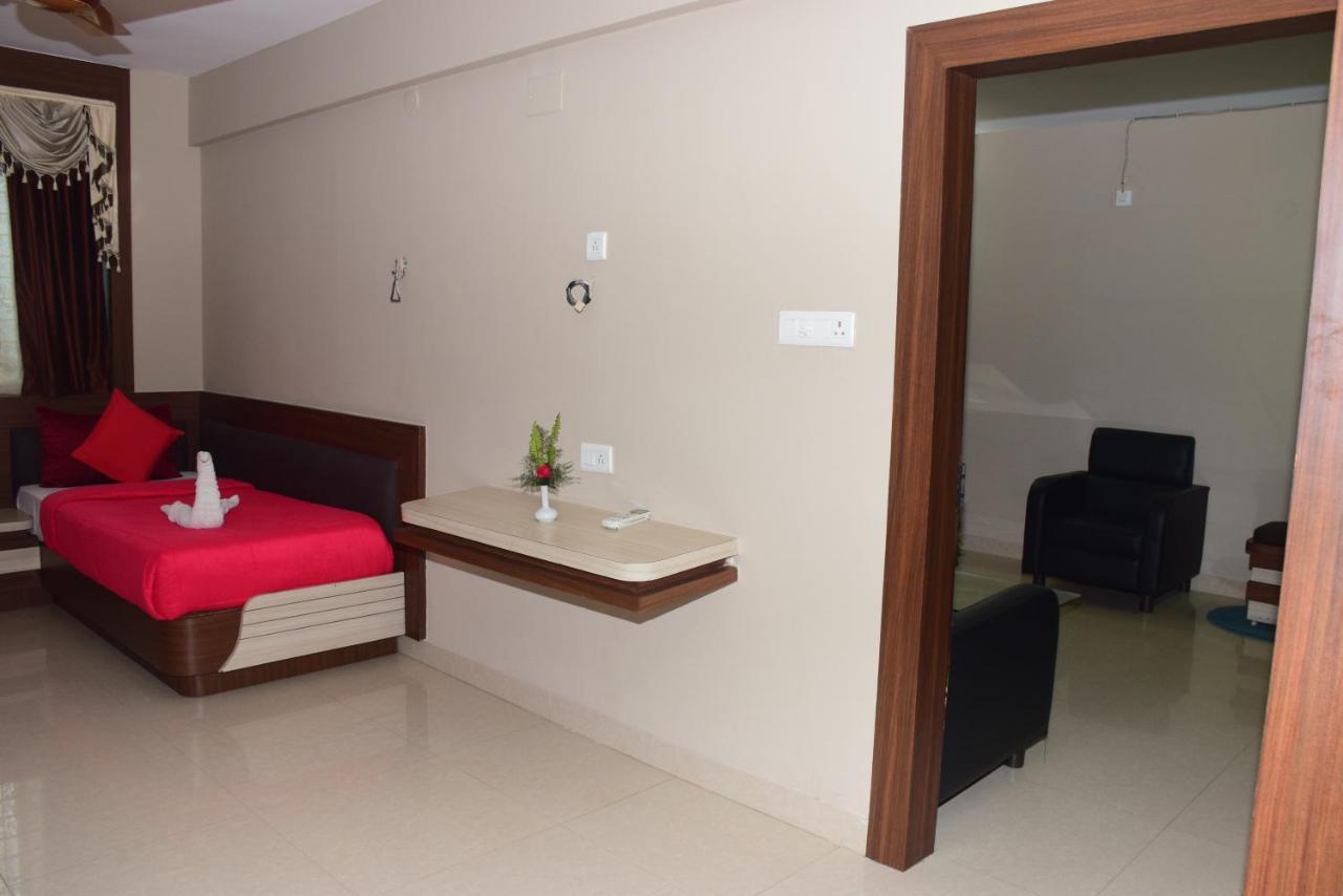 Hotel Landmark Puri Dış mekan fotoğraf