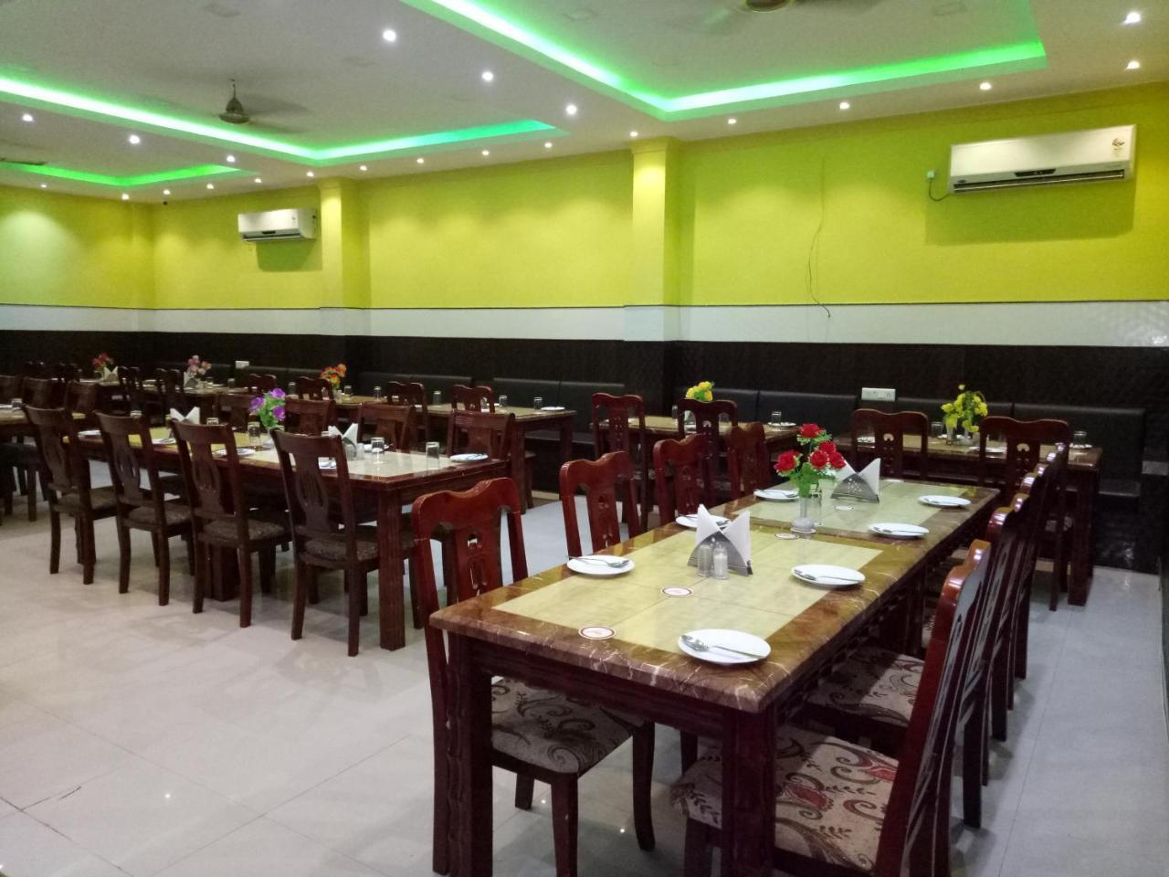 Hotel Landmark Puri Dış mekan fotoğraf