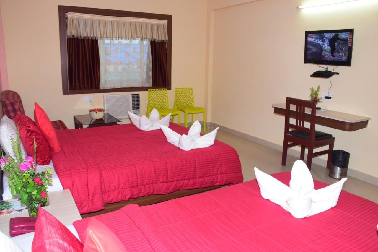 Hotel Landmark Puri Dış mekan fotoğraf